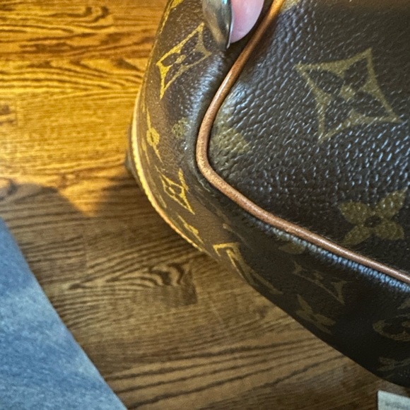 Louis Vuitton Keepall 45 - Picture 10 of 15